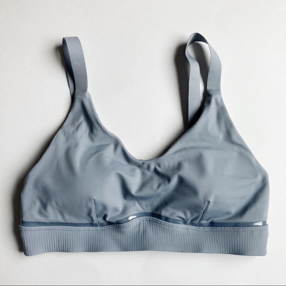 10/$70: NWOT lululemon radiant motion sports bra - Picture 2 of 5